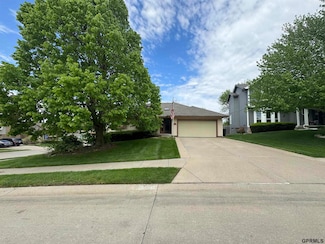16642 Adams St, Omaha, NE 68135