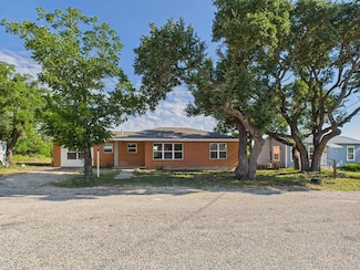 212 Myrtle Ave, Fredericksburg, TX 78631