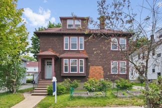 88 Poplar St, Watertown, MA 02472