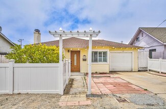 1425 Luxton St, Seaside, CA 93955
