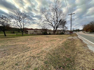 610 N Panther Ave, Yellville, AR 72687
