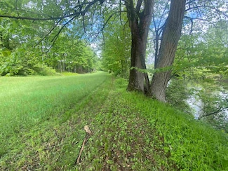 147 Fairground Rd, Springfield, VT 05156