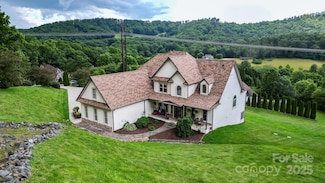 54 Mcintyre Dr, Asheville, NC 28803