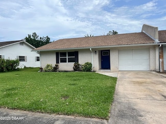 913 New Castle Ct, Daytona Beach, FL 32117