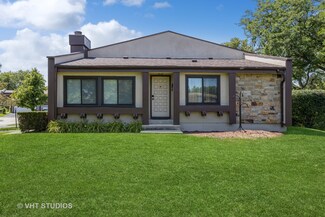 12 Sweetwood Ct, Indian Head Park, IL 60525