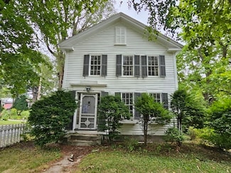 23 High St, Monson, MA 01057