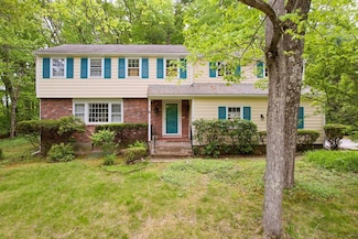 2 William j Heights, Framingham, MA 01702