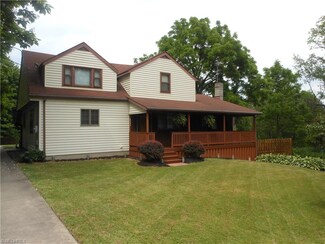 8992 New Rd, North Jackson, OH 44451