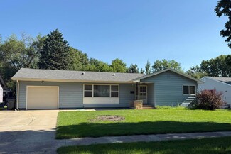 811 W 10th St, Spencer, IA 51301