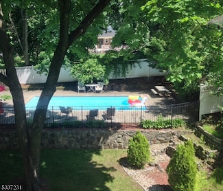 29 Westview Rd Unit 2, Verona, NJ 07044