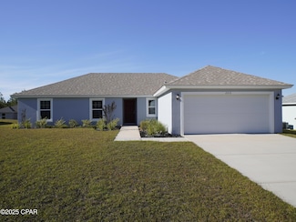 2212 Chase St, Chipley, FL 32428