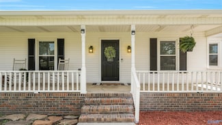 15802 Jackson Ln, Athens, AL 35613