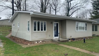794 S Madison Dr, Cromwell, IN 46732