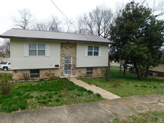 410 N Grand Ave, Doniphan, MO 63935