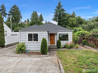 815 S Summit Ave, Bremerton, WA 98312