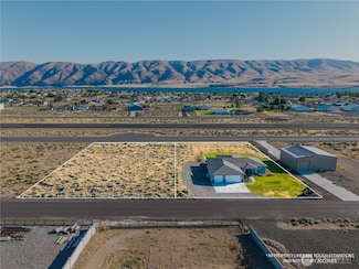 449 Airport Way SW, Desert Aire, WA 99349