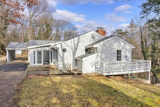 5188 Dogwood Acres Dr, Roanoke, VA 24019