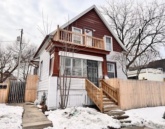 3039 N 10th Ln, Milwaukee, WI 53206