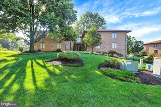 5860 Fairway Dr W Unit 4, Fayetteville, PA 17222