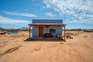 10133 E Vineyard Dr, Hereford, AZ 85615