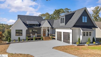 17 Cunningham Point Ct, Greer, SC 29651