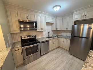 32013 W 12 Mile Rd Unit 213, Farmington Hills, MI 48334