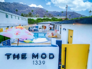 1339 N Indian Canyon Dr, Palm Springs, CA 92262