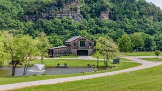 1054 Sunrise Cir, Ashland City, TN 37015