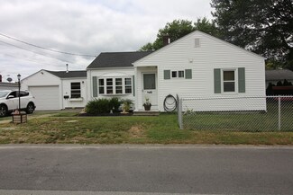 79 Gifford St, Swansea, MA 02777