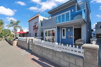 717 Island Ct, San Diego, CA 92109