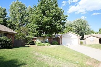 305 Cherryvale Rd, Edmond, OK 73003