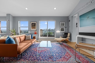 150 Orleans St Unit PH1, Boston, MA 02128