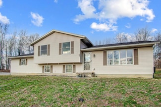 2235 Dietz Ln, Zanesville, OH 43701