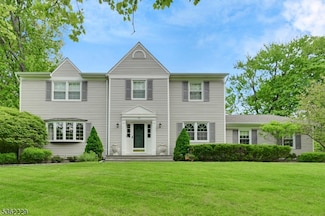 48 Kahdena Rd, Morristown, NJ 07960