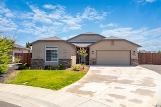2876 Calaveras Ct, Redding, CA 96002