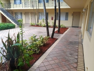 515 S Sequoia Dr Unit 104, West Palm Beach, FL 33409