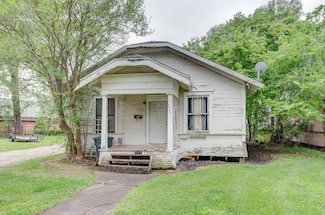2565 McFaddin St, Beaumont, TX 77702