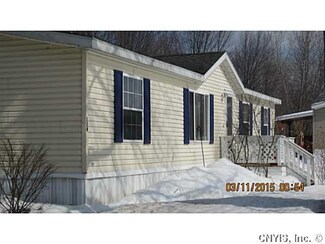 124 Meadowlark Dr, Weedsport, NY 13166