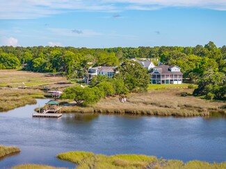 6099 Jacobs Point Blvd, Ravenel, SC 29470