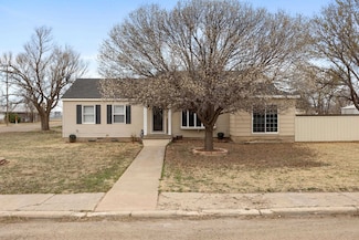 102 N Pershing, Hooker, OK 73945