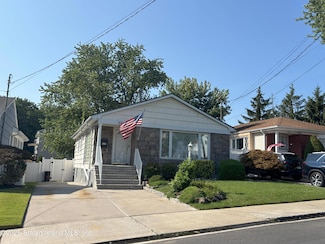 357 Woodrow Rd, Staten Island, NY 10312