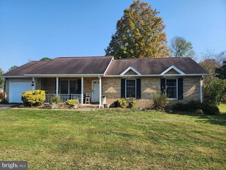 75 Stanford Ln, Falling Waters, WV 25419