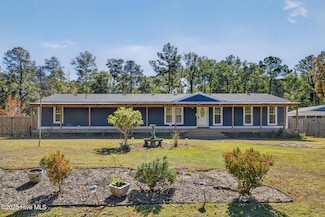 61 Cory Rd, Rocky Point, NC 28457