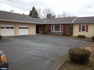 351 Hilltop Rd, Coopersburg, PA 18036