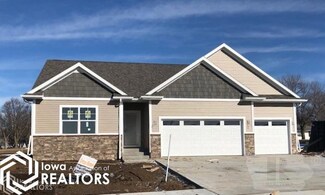 303 5th St SE, State Center, IA 50247