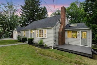 32 Henry St, Arlington, MA 02474