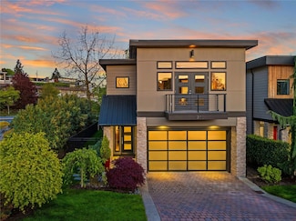 1250 4th St W, Kirkland, WA 98033