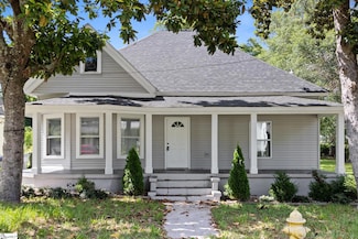 904 W Hampton St, Laurens, SC 29360