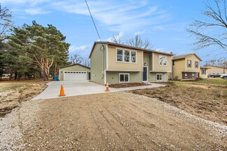3962 Taylor St, Norton Shores, MI 49444