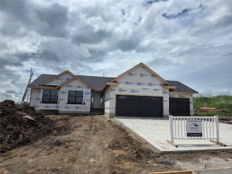 3339 Center Ct, Cedar Rapids, IA 52411